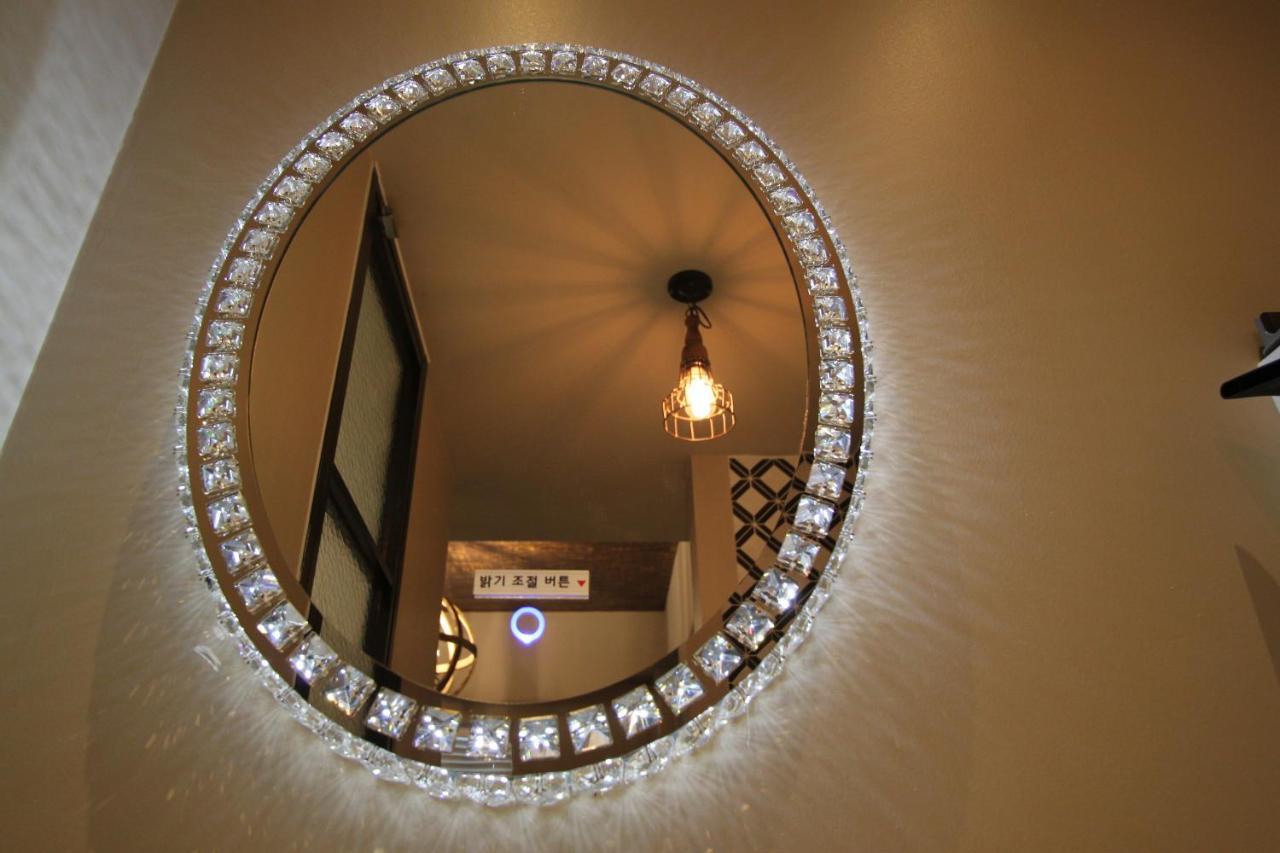 The First Snow Hotel Тэгу Экстерьер фото